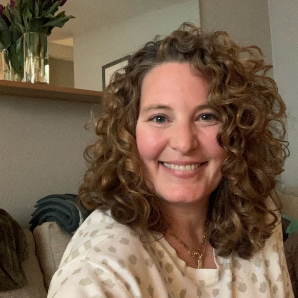 Meet your Posher, Amy - Picture 1 of 6